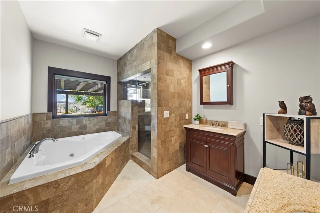 29732 Arroyo Oak, Castaic, California 91384 home-pic-12